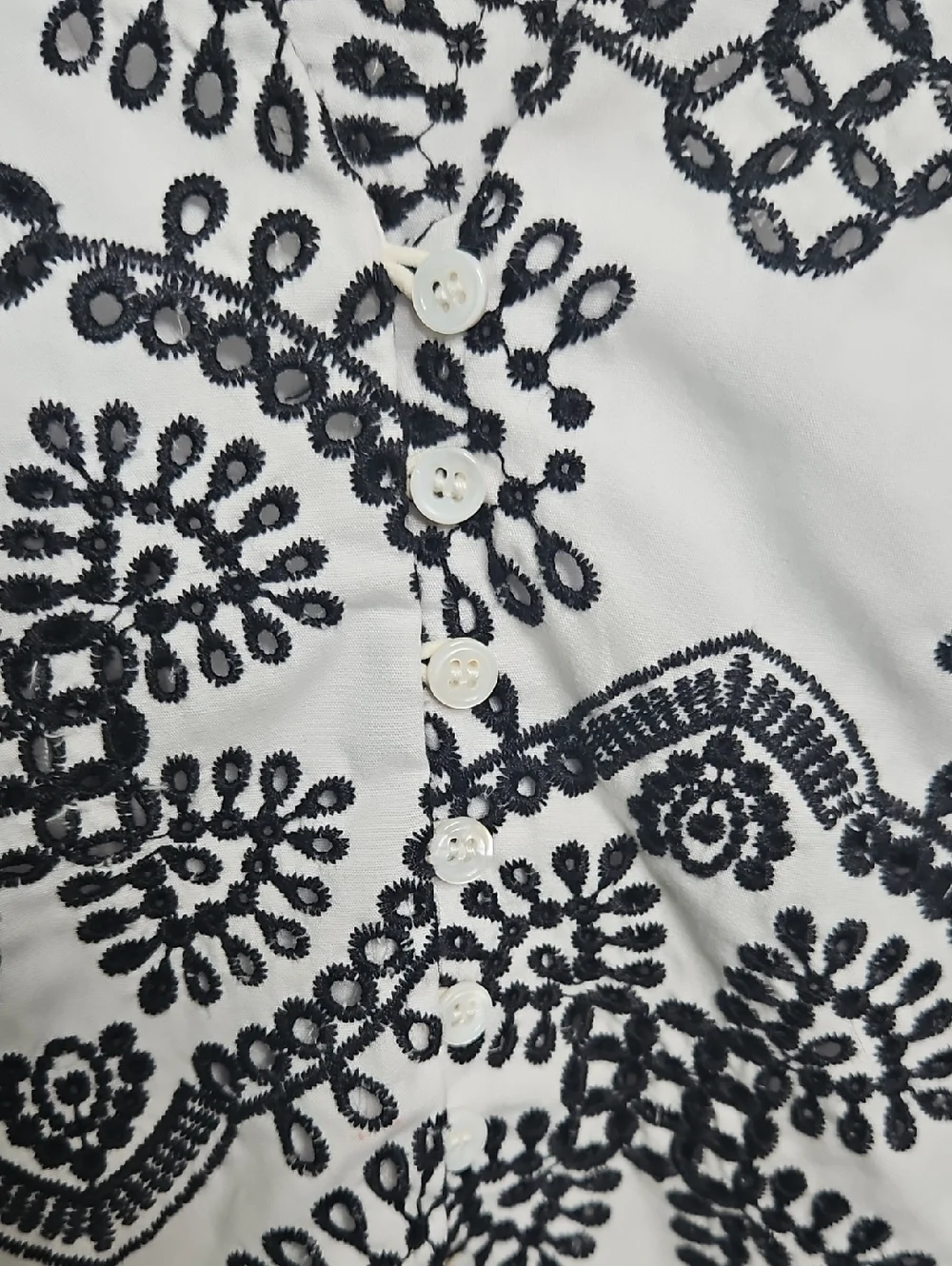 Zara Woman White/black Vneck button Up Puff sleeve Blouse Size Small EUC